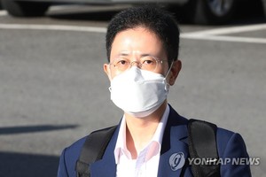 공수처, &apos;고발 사주&apos; 의혹 관련 대검 손준성 전 사무실 압수수색