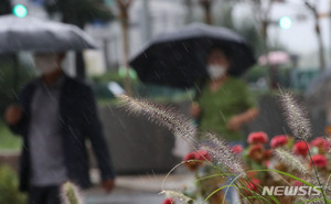 [내일 전국 날씨] 강원·경북 등 곳곳 비…10월 중순까지 늦더위