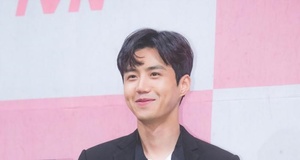 tvN, ‘갯마을 차차차’ 재방송 강행…KBS와 상반되는 행보