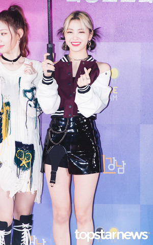 [HD포토] 있지(ITZY) 류진, ‘믿지도 좋아하는 미소’ (온택트 2021 영동대로 K-POP 콘서트)