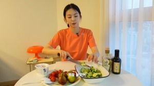 “계속 해 먹어 버릇하니까”…안소희, 식단 관리 요리 공개→요리 실력 언급