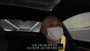 "1억 5천만 원짜린데"…주호민, &apos;드림카 구입&apos; 3개월 만에 차 상태가?