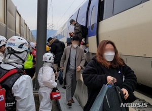 KTX 경부선 복구 완료→정상운행…&apos;탈선 사고&apos; 원인 뭐길래?