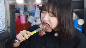“기름기 빠진 담백함”…유튜버 쯔양, 40년 전통 한우연탄구이 3kg 먹방 공개
