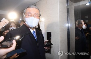 김종인 "김건희 언행 &apos;대통령 부인 적합하겠나&apos; 여론 만들어"