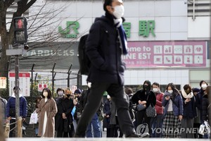 일본 코로나19 신규확진자 7만명 돌파…백신 유효율 89％→52％로 하락