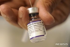 정부, 코로나19 백신 4차 접종 검토…"빠르면 이달 말 시작"