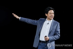 중국 샤오미 회장 "3년 내 애플 넘겠다…18조원 투자"