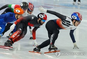 쇼트트랙 간판 황대헌, 남자 500ｍ 예선 통과…이준서는 실격