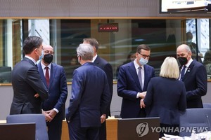 EU, 러시아 우크라이나 침공시 강력제재 경고…"러시아 병력 철수 증거가 없다"