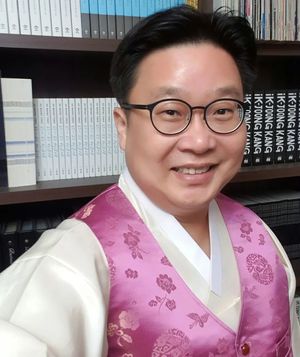 "중국 한복공정? 한복 홍보해야"…서경덕 교수, 한복 챌린지 진행