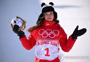 중국 네티즌, 중국에 금메달 안기고 광고로 천억원 이상 벌고 미국 가는 구아이링 비난…"돈만 벌고 떠나는 배신자"