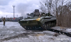 CNN "벨라루스·크림반도서 러시아 탱크·장갑차 우크라이나 향해 대거 월경"