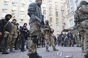 [러시아 우크라이나 침공] "조국 지키러 갑니다"…타국 갔던 우크라인 귀국길