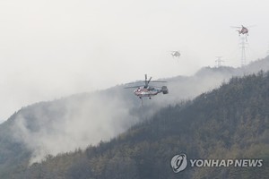 울진·삼척 진화율 70%, 강릉·동해 배치했던 헬기도 추가 투입(경북 울진·강원 삼척 산불)