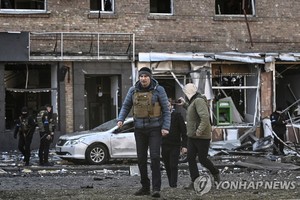 AFP통신 "키이우서 새벽부터 폭발음"…평화협상에도 포화 지속(러시아 우크라이나 침공)