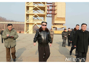 북한, 내달 15일 순안공항서 평양주민 앞 ICBM 발사 준비하나