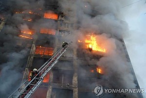 새벽 키이우 도심 잇단 폭발…35시간 통행금지령(러시아 우크라이나 전쟁)