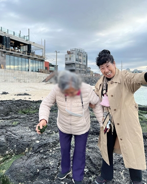 "눈물나와도 행복"…박막례할머니, 치매 앓는 친언니와 제주 여행 후 남긴 글