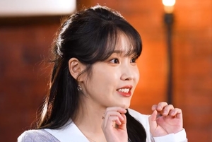 “처음 경험해 놀랐다”…아이유(IU), 박재범과 ‘GANADARA(가나다라)’ 작업 중 놀란 이유