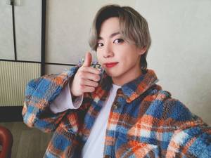 방탄소년단 정국 &apos;스물다섯 스물하나&apos; 시청 인증에 &apos;넷플릭스&apos; 공식 계정들 들썩!..."오늘 정국과 함께 봤어요"