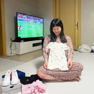 정주리, 아기 옷으로 넷째 성별 암시…네티즌 "딸? 아들?"