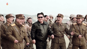 북한 ICBM 발사 이어 더 강력한 공격 수단 강조한 김정은, 핵실험 재개하나?…핵무기 소형화와 전술무기화 촉진 예상