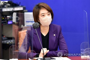 고민정, 김정숙 여사 &apos;옷값 논란&apos;에 "흠집 내겠다는 뻔한 수법"…"노무현 대통령 때 권양숙 여사 사건 떠올라"