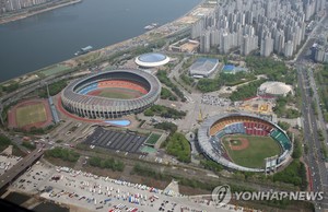 프로야구 개막전에 프로농구…주말 잠실운동장엔 대중교통으로