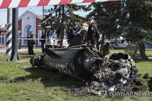 "러, 피란 기차역에 집속탄 공격…어린이 포함 50명 사망"…미사일에 &apos;우리 아이들을 위해&apos; 문구(러시아 우크라이나 전쟁)