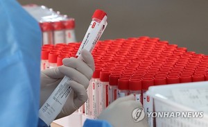 코로나19 변이 오미크론 재조합 변이 &apos;XL&apos; 국내 첫 확인…3차 접종자·무증상