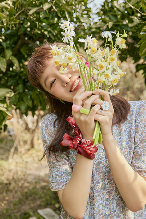 공효진, ‘공블리’ 여름 화보 공개 ‘자연속에서의 캠핑+피크닉 기분좋은 순간을 담아낸 공효진의 여름날’