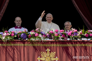 교황 "헝가리 총리, 러 &apos;5월9일 전쟁 종료&apos; 계획 있다 말해"(러시아 우크라이나 침공)