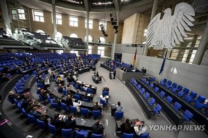 독일, &apos;우크라 중화기 지원&apos; 찬성 여론 46%…절반 이상 &apos;러시아산 가스 수입 금지 안돼&apos;(러시아 우크라이나 침공)