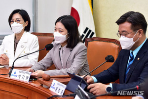 민주 "윤석열 &apos;1호 공약&apos; 손실보상 파기…낚시 공약 증명"