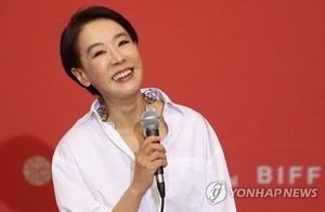 [속보] 영화배우 강수연, 심정지 상태로 병원 이송…심정지 상태로 발견돼 CPR 받으며 인근 병원으로 옮겨