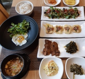 ‘생생정보’ 파주 헤이리마을 ‘전통 장 퓨전한식’ 맛집 위치는? “식객 허영만의 백반기행, 들깨된장전골·간장수육 한정식집 그 곳!”