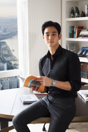 김수현, 워치 브랜드 ‘미도’ 앰버서더 20주년 기념 화보와 영상 공개