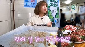 “진짜 입 안이 행복해”…유튜버 쯔양, 차돌박이-육회 먹방 공개