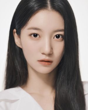 [리부트] 오마이걸 비니→유빈, 활동명 변경·그룹 재편 후 새 프로필 공개