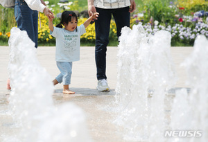 [내일 날씨] 금요일, 맑고 더운 단오…낮기온 30도 안팎