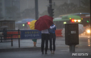 [내일 날씨] 전국 곳곳 소나기…수도권 최대 100㎜