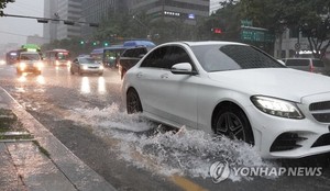 폭우로 서울 동부간선도로·올림픽대로·서부간선지하도로·언주로 등 출근길 곳곳 통제