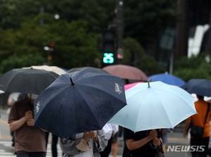 [내일 날씨] 토요일도 전국 곳곳에 비…폭염·열대야도 지속