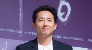 ‘옥자’ 이어…스티븐 연, 봉준호 감독 차기작 ‘미키7’ 출연