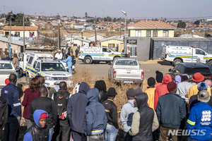 남아공 도심 2곳서 집단 총기난사…최소 19명 사망(종합)
