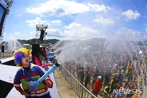 사람과 물을 연결하다&apos; 정남진장흥물축제 3년만에 열린다