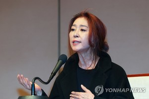 배우 김부선, 이재명 상대 손배소 청구소송 취하서 제출