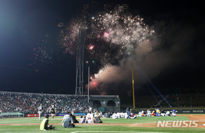 KBO 40년 통합 레전드 최다득표 &apos;4인&apos; 16일 발표