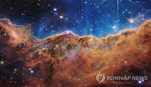 NASA, "인류 역사상 단 한 번도 본 적이 없는 우주" 제임스웹 사진 공개…뜨거운 반응